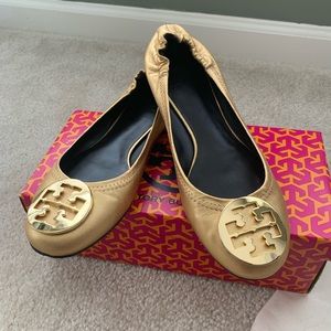 Tory Burch Distressed Leather Reva Size 8.5